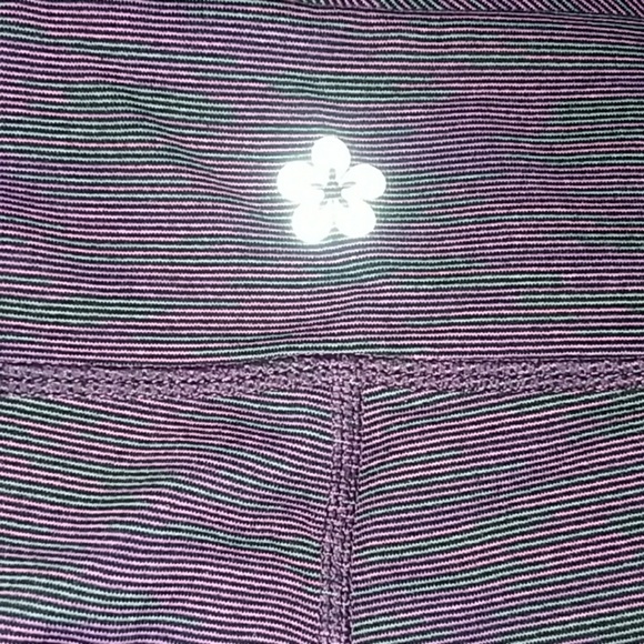 Tuff Athletics Women's Crop Capri Pants - Picture 4 of 4